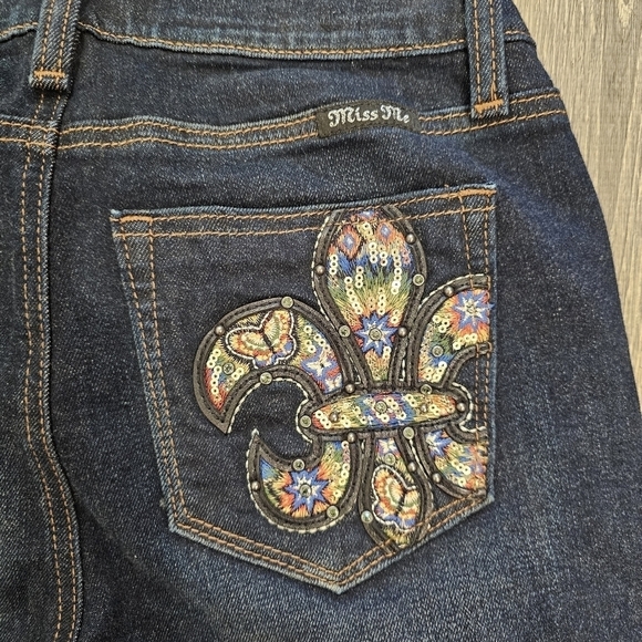 NEW Miss Me Skinny Jeans Embroidered Back Pockets - Picture 3 of 5